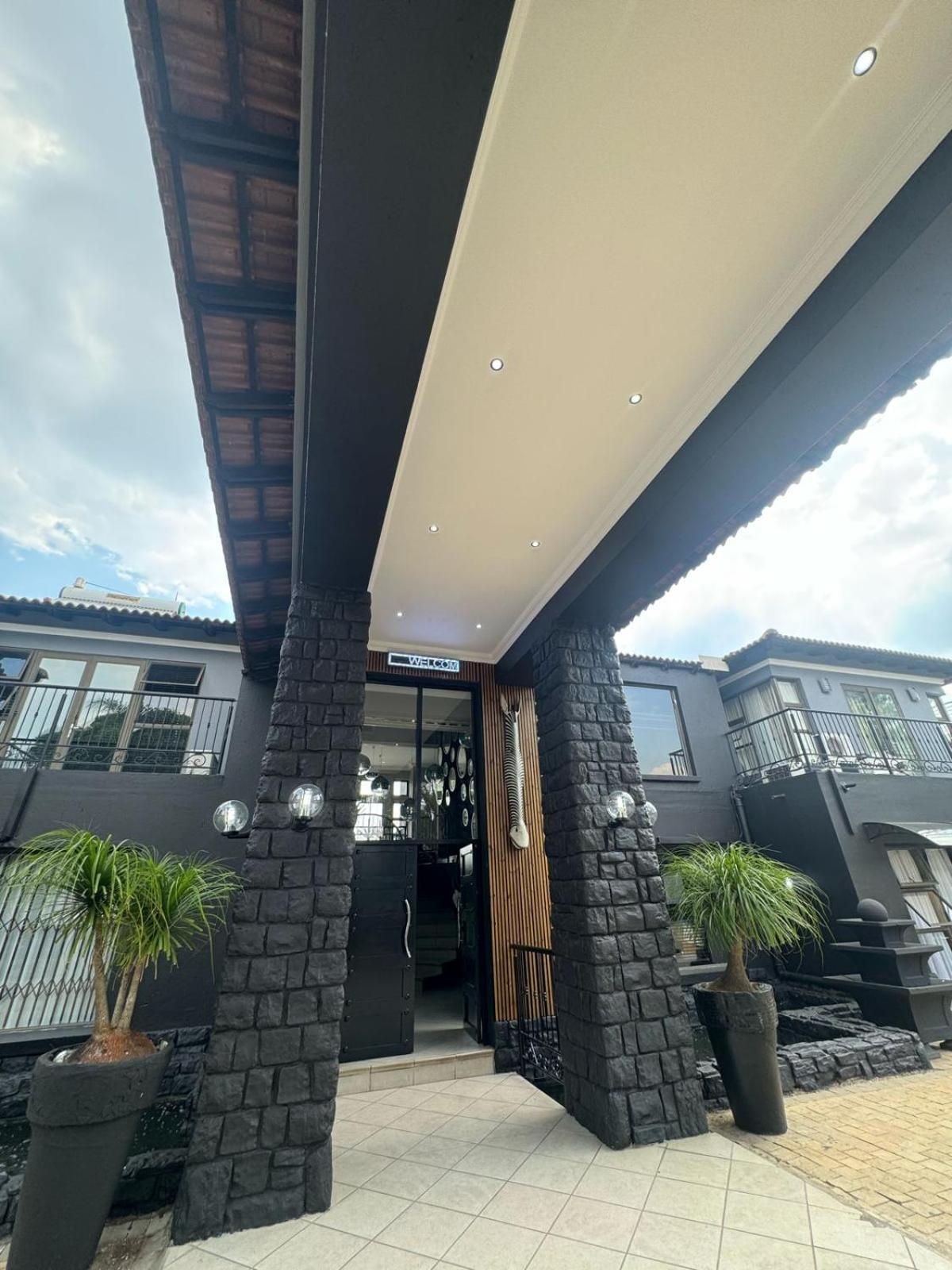 Africa Paradise - Or Tambo Airport Boutique Hotel Benoni Exterior foto